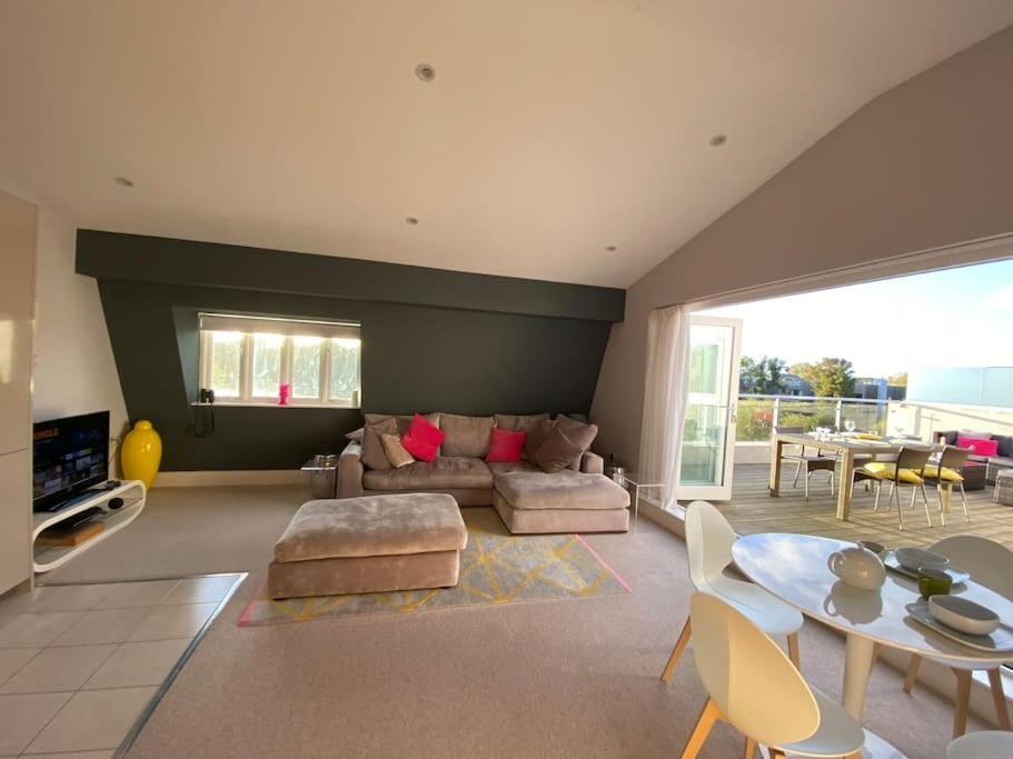 Reed Warbler - Hm111 - Lower Mill Estate Penthouse Apartment With Spa Access Somerford Keynes Exterior foto